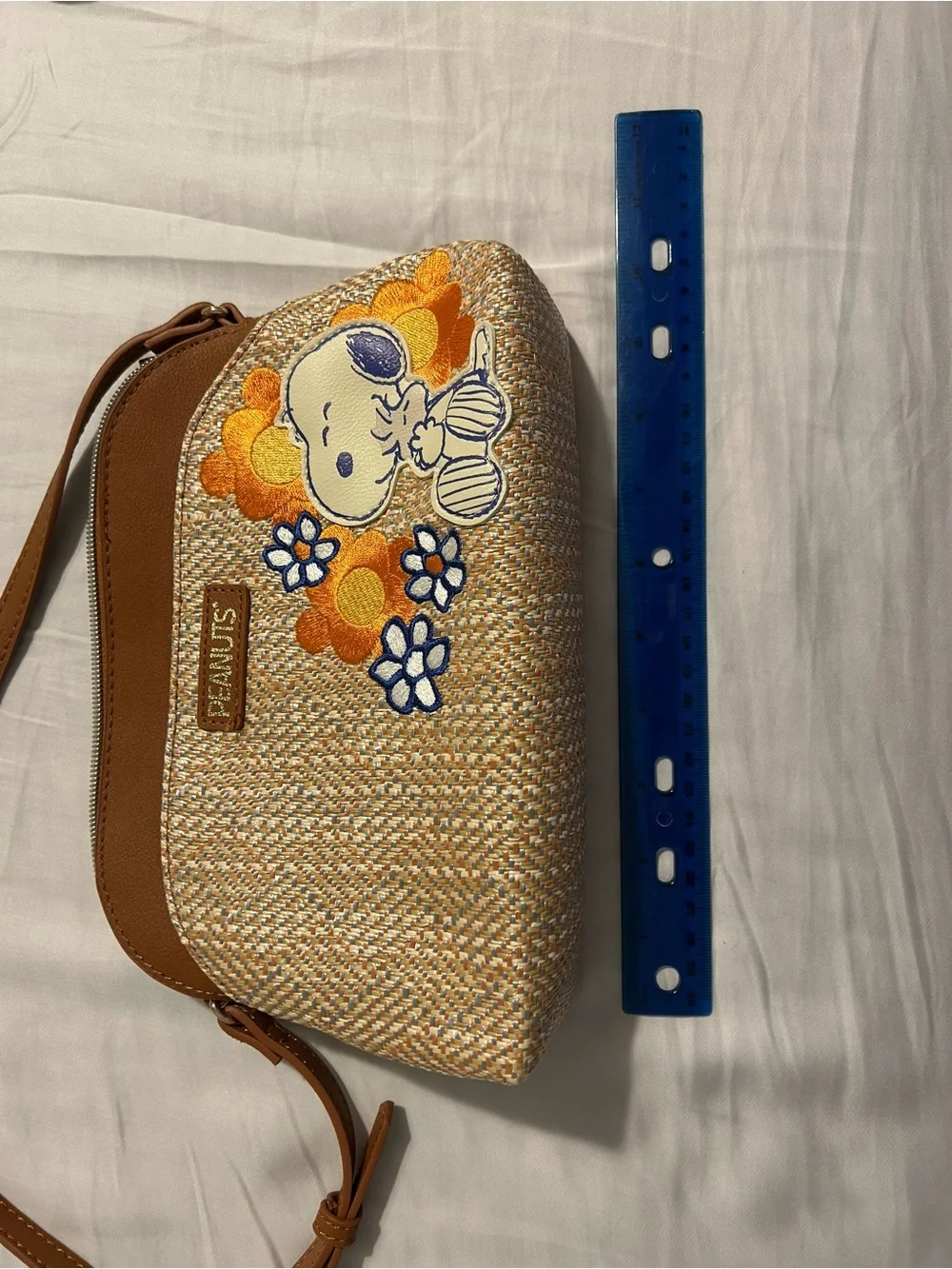 Peanuts Tan and Yellow Snoopy Floral Crossbody Bag - Picture 5 of 6